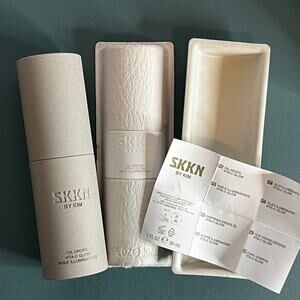 NWT SKKM By Kim Kardashian Oil Drops Vita C Glow 1 fl oz